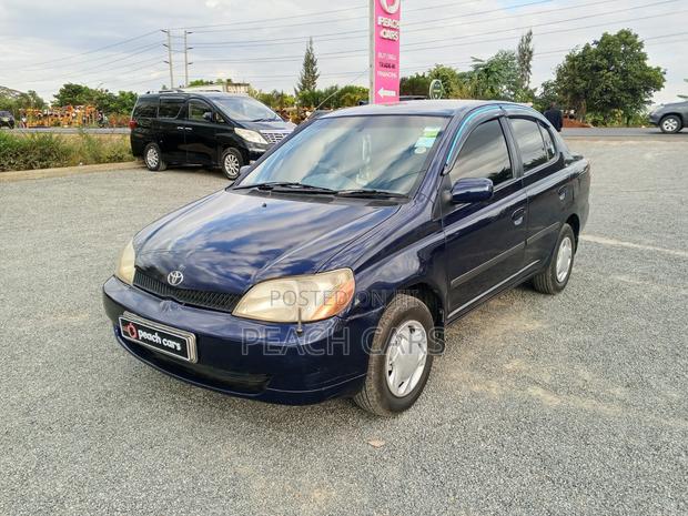 Toyota Platz 2000 Blue