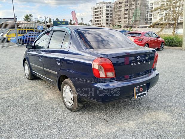 Toyota Platz 2000 Blue