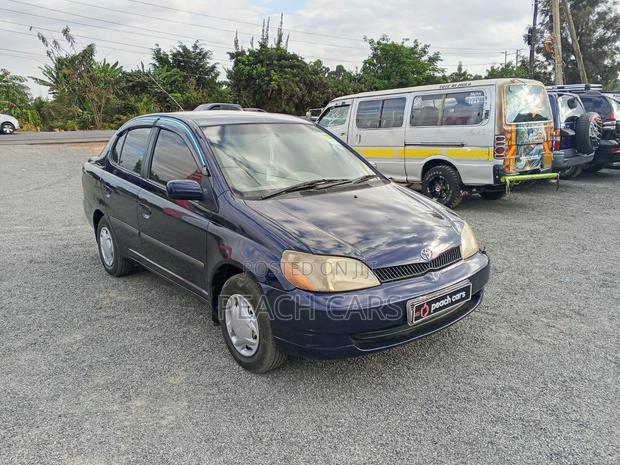Toyota Platz 2000 Blue