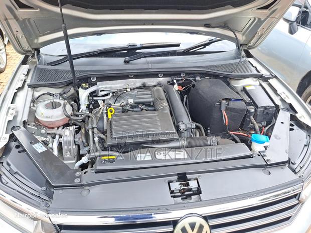 Volkswagen Passat 2015 Silver