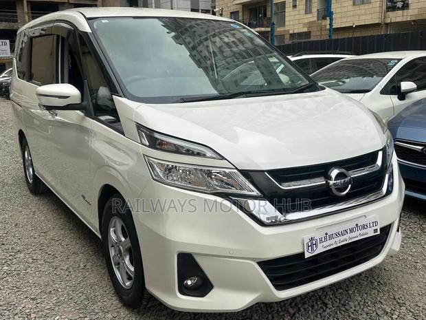 Nissan Serena 2017 White