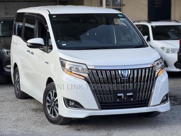 Toyota Esquire 1.8 FWD Hybrid (7 seater) 2019 Pearl