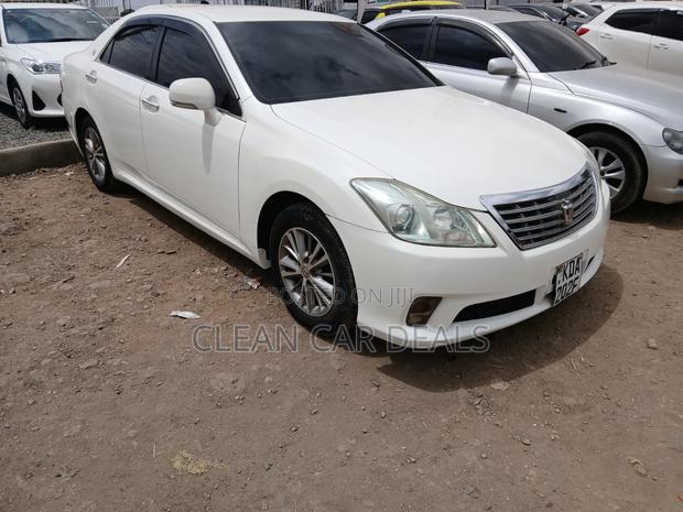 Toyota Crown 2013 White