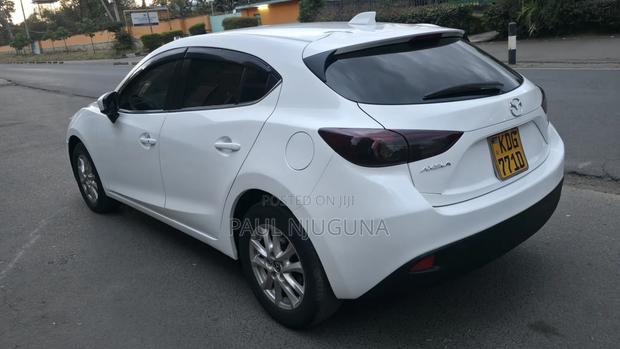 Mazda Axela SV Premium 2014 White