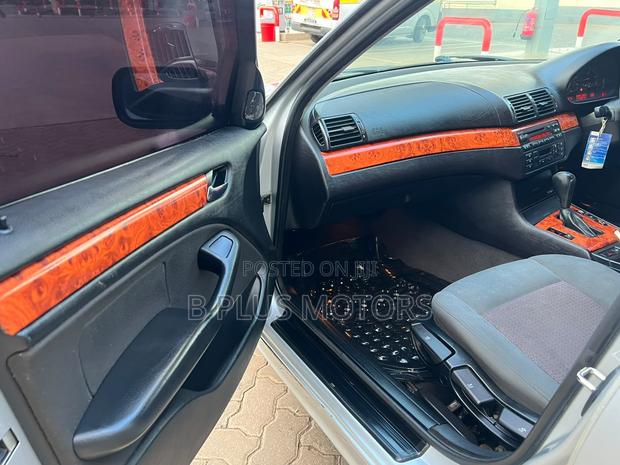 BMW 318i 2004 Silver
