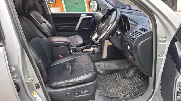 Toyota Land Cruiser Prado 2011 Silver