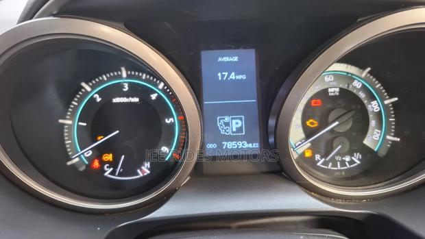Toyota Land Cruiser Prado 2011 Silver