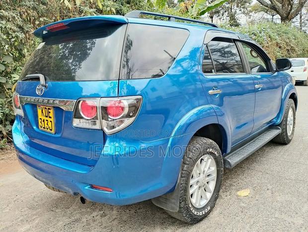 Toyota Fortuner 3.0 D AWD 2012 Blue