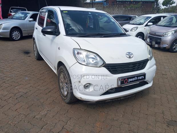 Toyota Passo 2018 White