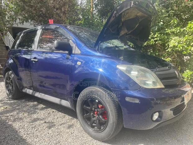 Toyota IST 2004 Blue