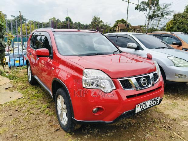 Nissan X-Trail 2.0 Petrol XE 2012 Red