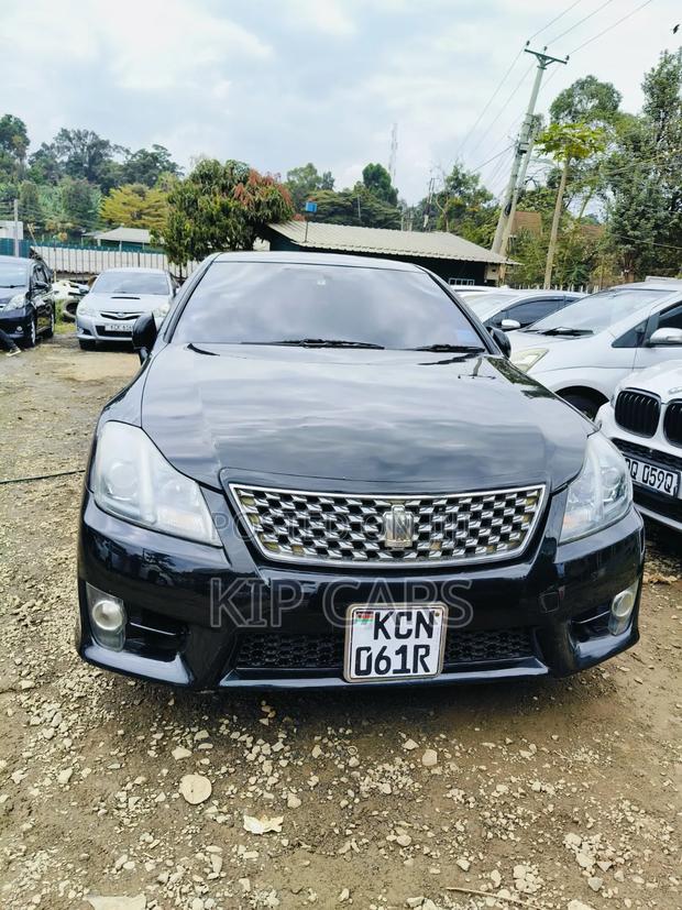 Toyota Crown 2010 Black