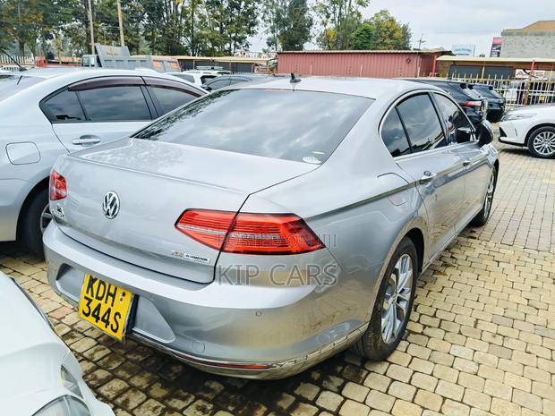 Volkswagen Passat 2015 Silver