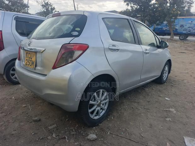 Toyota Vitz 2012 White