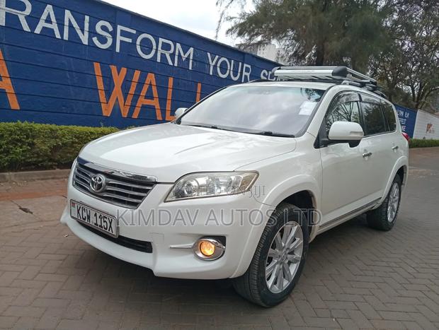 Toyota Vanguard 2012 Off white