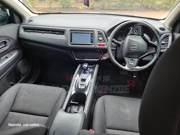 Honda Vezel 2017 White