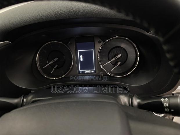 Toyota Hilux 2021 White