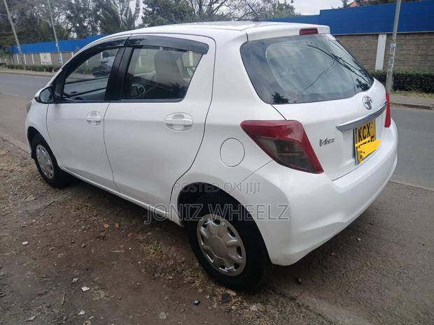 Toyota Vitz 1.0 FWD 5dr 2013 White