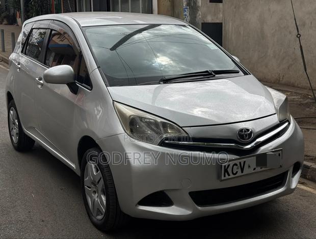Toyota Ractis 2012 Silver