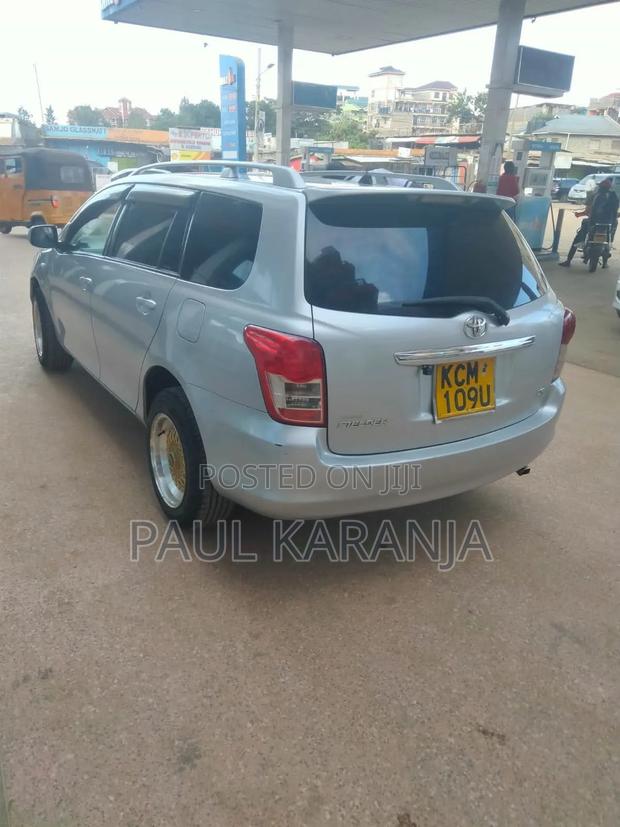 Toyota Corolla Fielder 2010 Silver