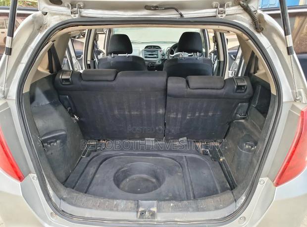 Honda Fit Automatic 2011 Silver