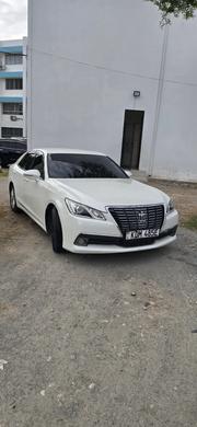Toyota Crown 2017 White for sale