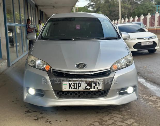 Toyota Wish 2016 Silver