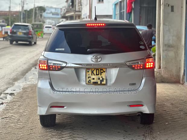 Toyota Wish 2016 Silver