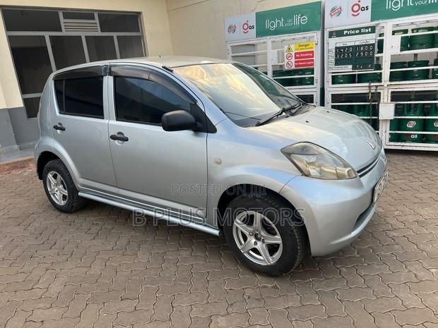 Toyota Passo 2005 Silver