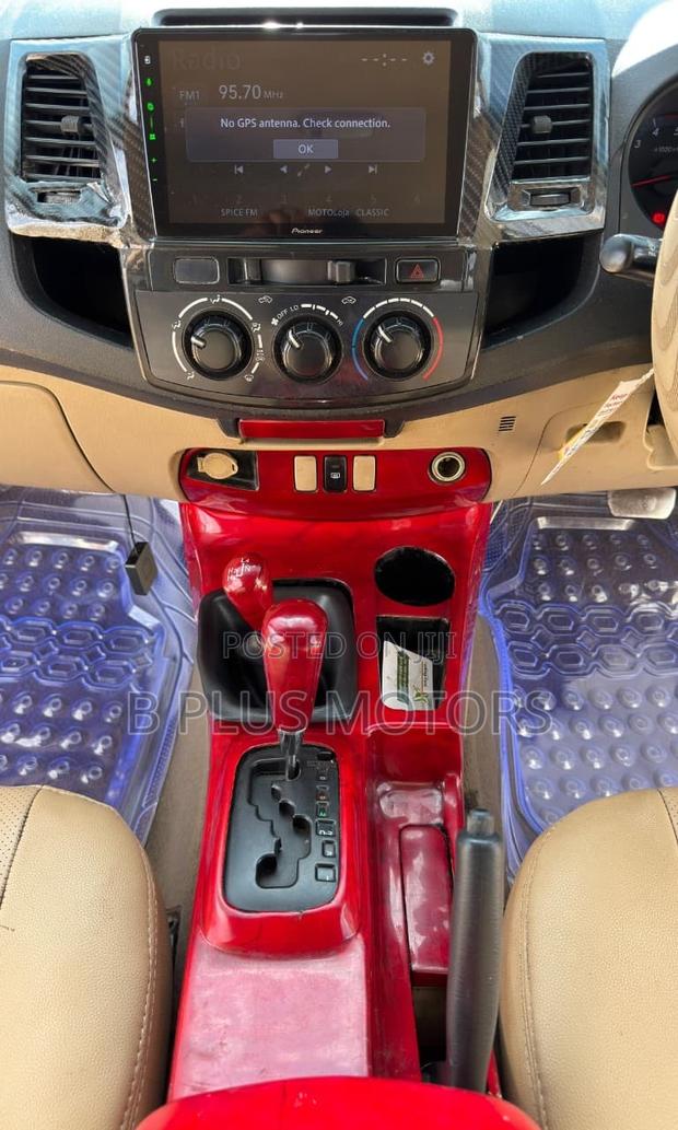 Toyota Hilux 2014 Silver