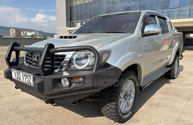 Toyota Hilux 2014 Silver