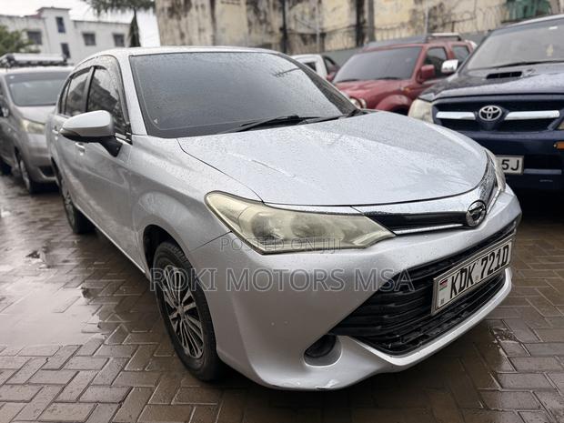 Toyota Axio 2015 Silver
