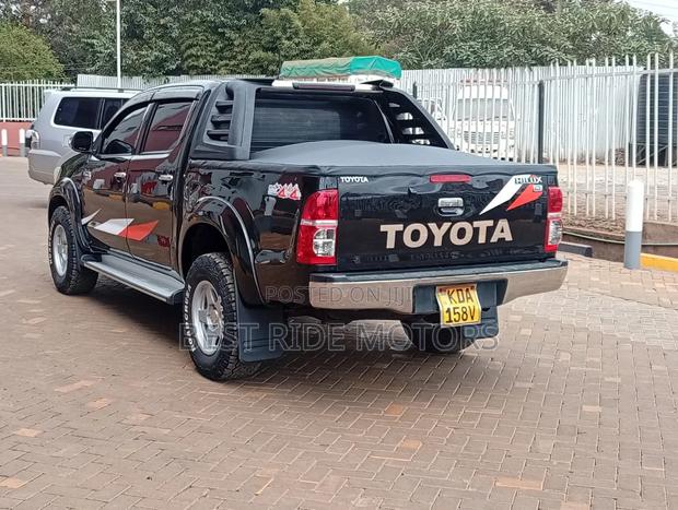 Toyota Hilux 3.0 D-4D 4x4 2013 Black