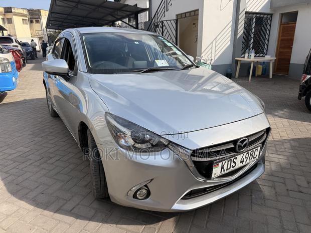 Mazda Demio 2016 Silver