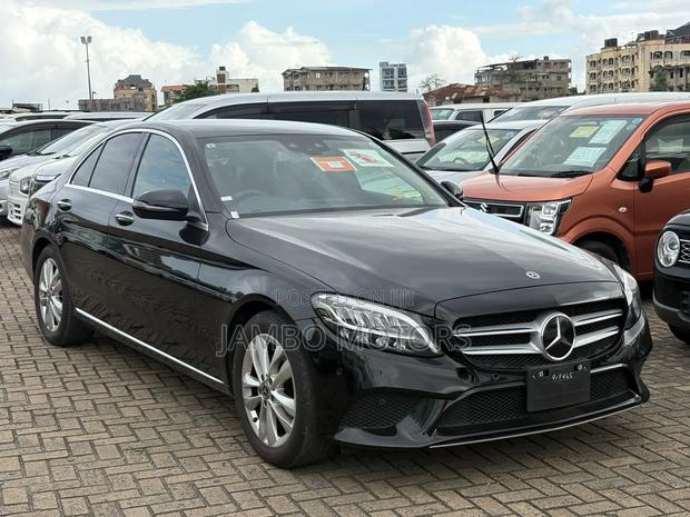 Mercedes-Benz C180 2020 Black