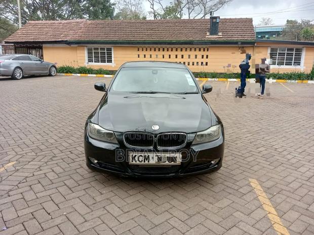 BMW 318i 2010 Black