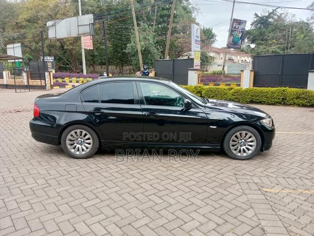 BMW 318i 2010 Black