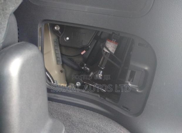Toyota Land Cruiser 4.6 V8 AX 2018 Black