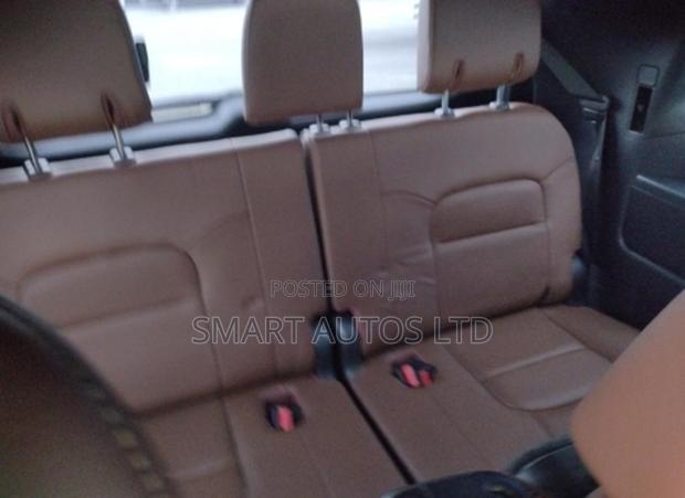 Toyota Land Cruiser 4.6 V8 AX 2018 Black