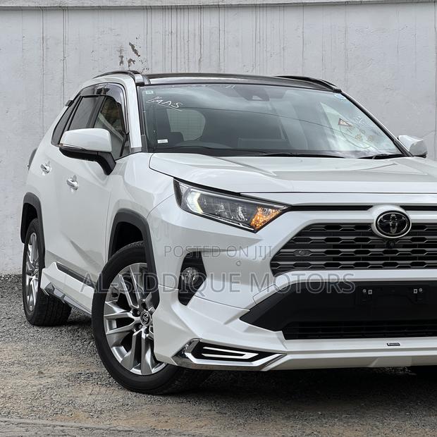 Toyota RAV4 XLE Premium AWD 2020 White