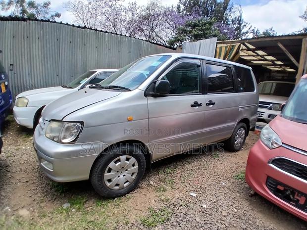 Toyota TownAce Noah 2001 Silver