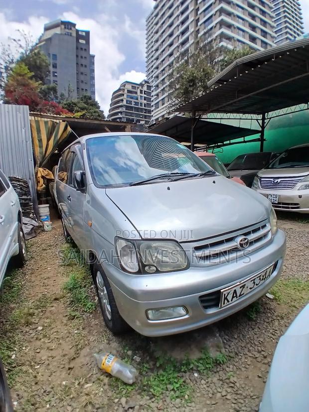 Toyota TownAce Noah 2001 Silver