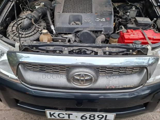 Toyota Hilux 2011 Black