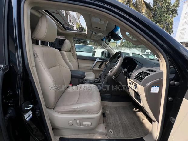 Toyota Land Cruiser Prado 2021 Black