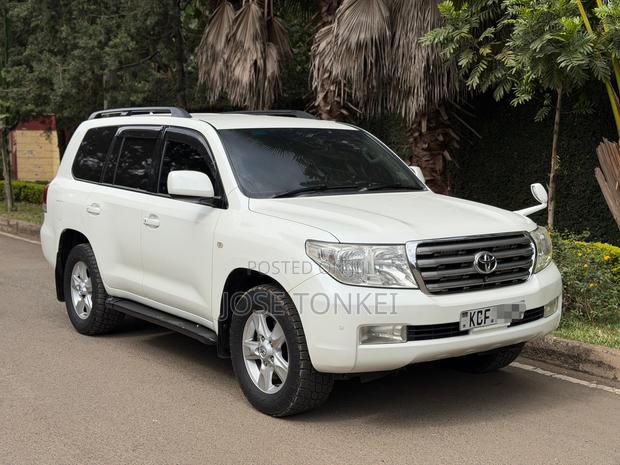 Toyota Land Cruiser 2008 White