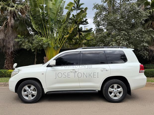Toyota Land Cruiser 2008 White