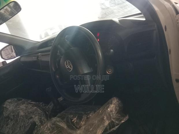 Toyota Hilux 2021 White