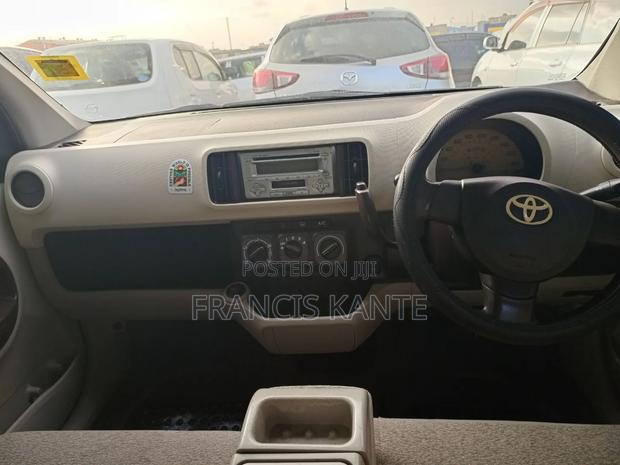 Toyota Passo 2012 Gray