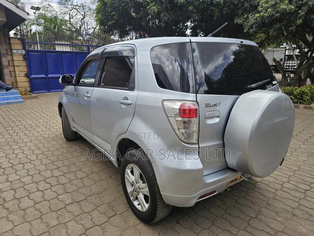 Toyota Rush 2014 Silver