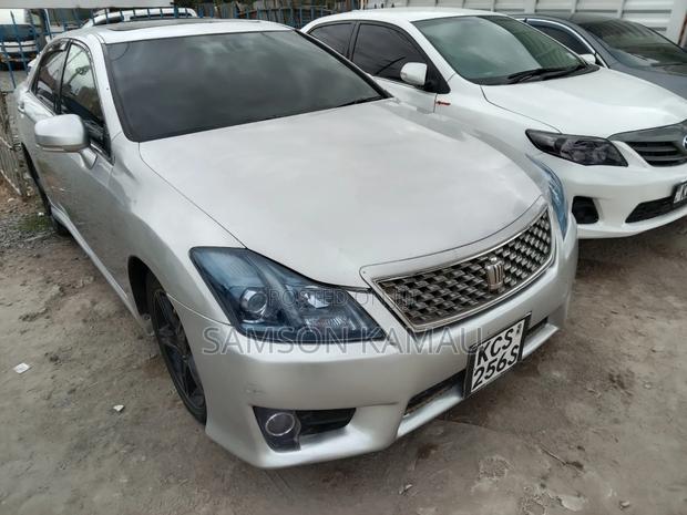 Toyota Crown 2011 Silver